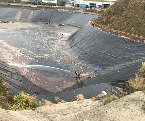 安居废水池清理